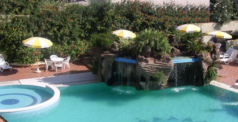 Hotel Maria Rosaria オロゼーイ エクステリア 写真
